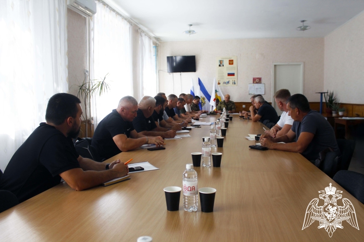 В Херсонской области росгвардейцы провели координационный совет по вопросам безопасности в образовательных учреждениях