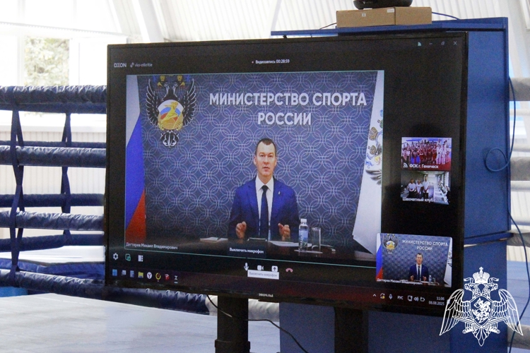 В Херсонской области росгвардейцы приняли участие в открытии физкультурно-оздоровительного комплекса