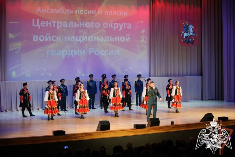 Заместитель директора Росгвардии Василий Сонин вручил государственные и ведомственные награды сотрудникам вневедомственной охраны в день профессионального праздника