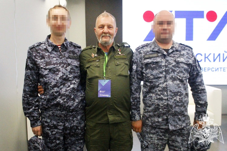 В Херсонской области росгвардейцы встретились с Героем России Сергеем Архиповым