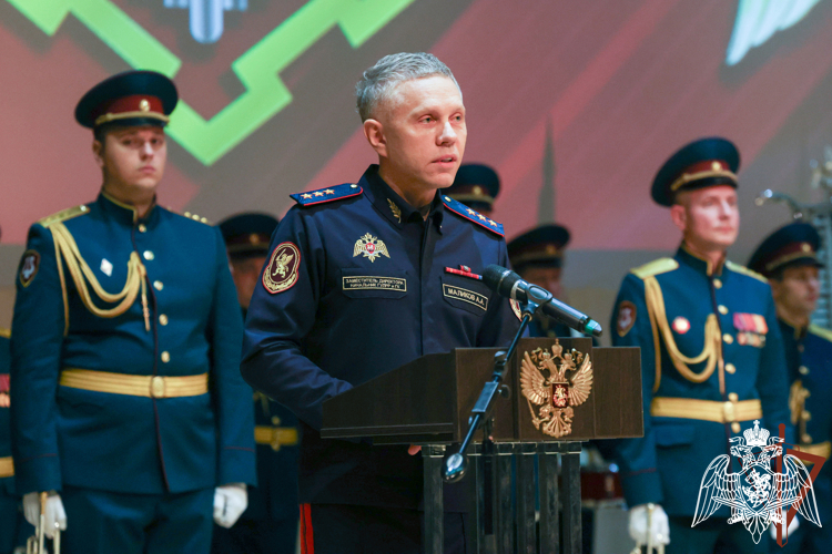 Заместитель директора Росгвардии Василий Сонин вручил государственные и ведомственные награды сотрудникам вневедомственной охраны в день профессионального праздника