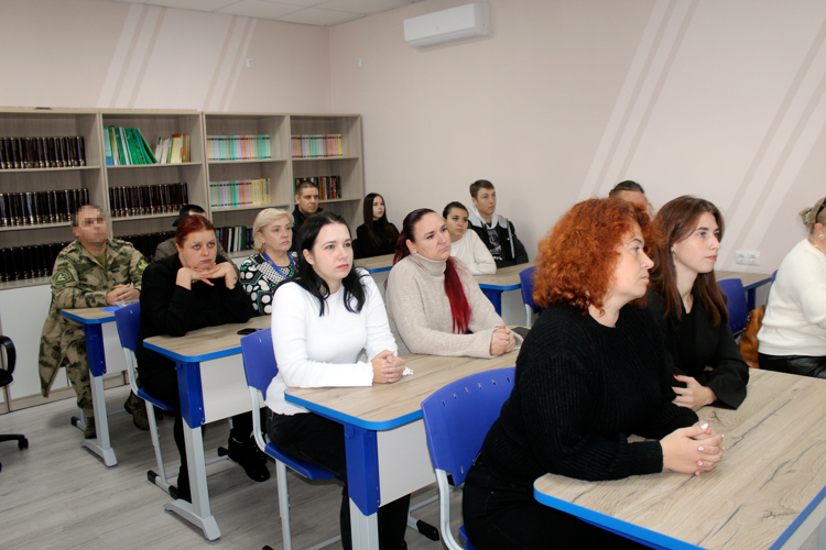 В Херсонском техническом университете росгвардейцы приняли участие в учебно-методическом занятии по антитеррористической защищенности