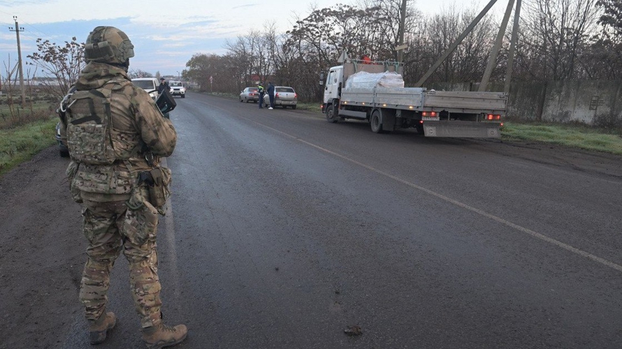 Рейд против нетрезвых водителей состоялся при участии спецназа Росгвардии в Херсонской области