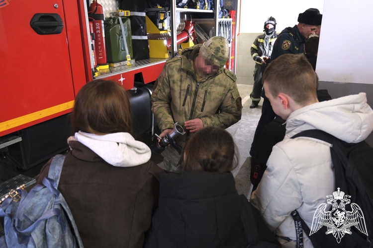 Росгвардейцы организовали экскурсию для подшефного класса в Херсонской области