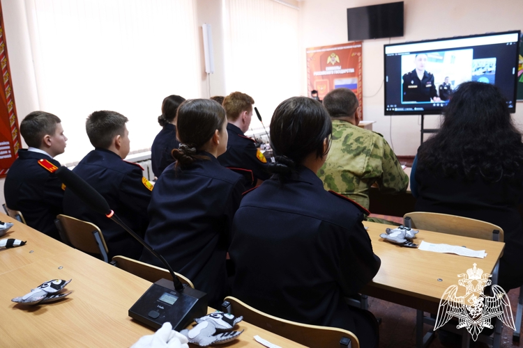 В Херсонской области росгвардейцы объединили кадет двух регионов в преддверии знаковых дат