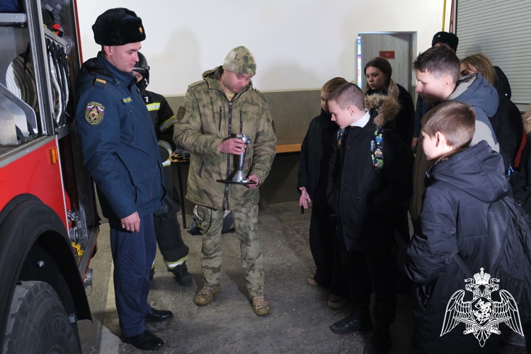 Росгвардейцы организовали экскурсию для подшефного класса в Херсонской области