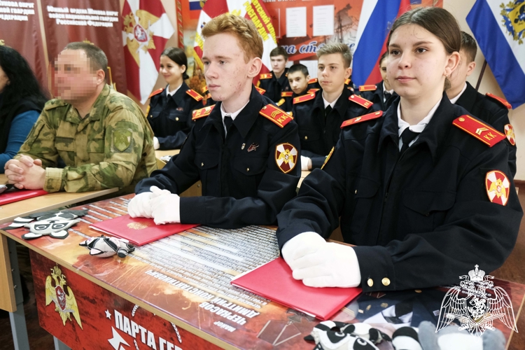 В Херсонской области росгвардейцы объединили кадет двух регионов в преддверии знаковых дат
