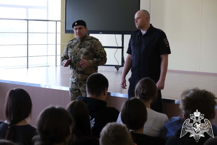 В Херсонской области правоохранители провели для школьников урок по противодействию экстремизму и терроризму