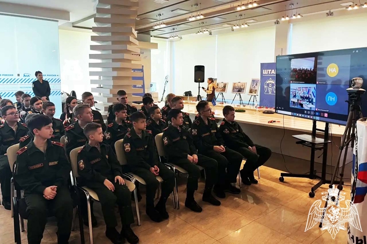 В Херсонской области росгвардейцы объединили кадет двух регионов в преддверии знаковых дат