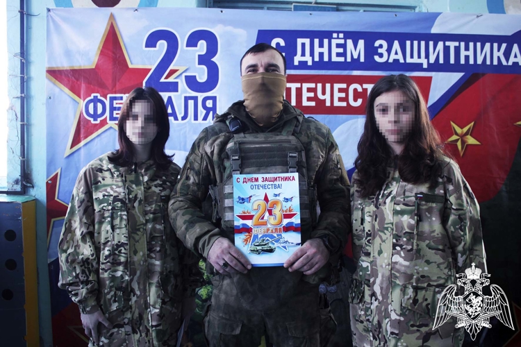 Сотрудники военной контрразведки и военнослужащие Росгвардии провели патриотическое мероприятие для воспитанников подшефного детского дома в Херсонской области