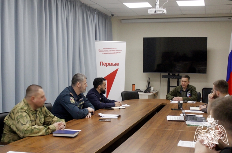 В Херсонской области военнослужащие Росгвардии приняли участие в совещании по вопросам патриотического воспитания молодежи