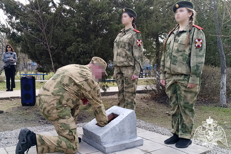 В Херсонской области росгвардейцы заложили «Капсулу памяти» для будущего поколения войск правопорядка