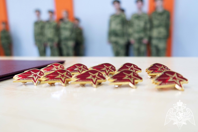 В Херсонской области ученики подшефного класса Росгвардии пополнили ряды «Юнармии»