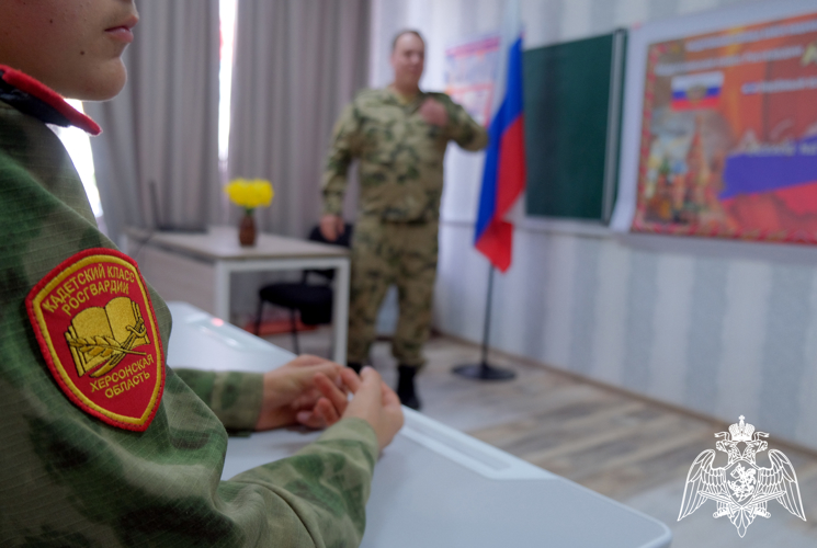 В Херсонской области росгвардейцы стали почётными гостями празднования Дня космонавтики в двух школах