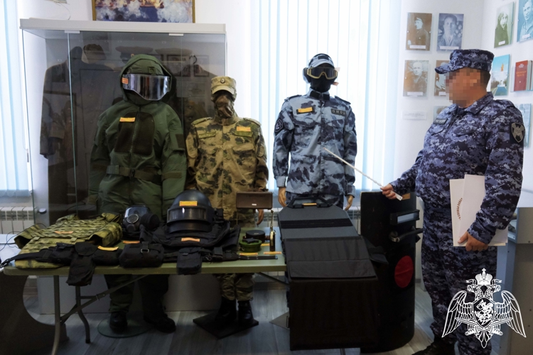 Росгвардейцы представили интерактивную экспозицию в Херсонской области