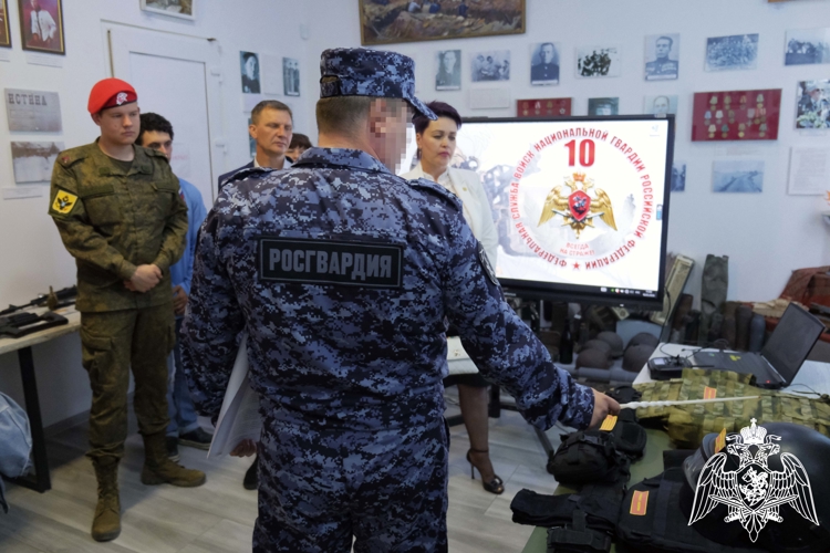 Росгвардейцы представили интерактивную экспозицию в Херсонской области