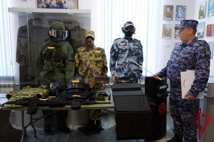 Росгвардейцы представили интерактивную экспозицию в Херсонской области