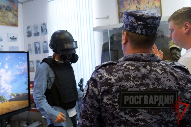 Росгвардейцы представили интерактивную экспозицию в Херсонской области