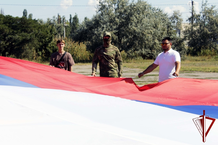 В Херсонской области росгвардейцы приняли участие в патриотическом флешмобе