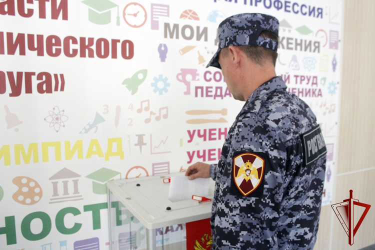 В Херсонской области росгвардейцы приняли участие в Едином дне голосования