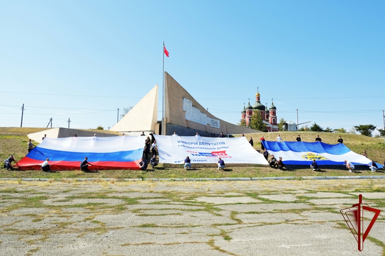 В Херсонской области росгвардейцы приняли участие в молодежном флешмобе